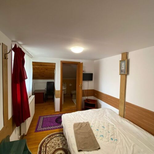 Pokoj s manželskou postelí