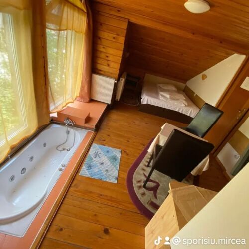 Lux  Pokoj s manželskou postelí