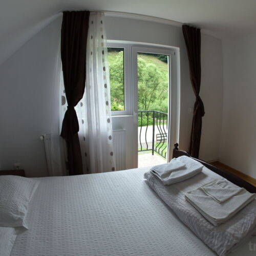 Camera dubla cu balcon cu baie