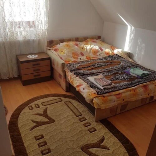 Cabană pentru 12 pers. (se inchirieaza doar integral)