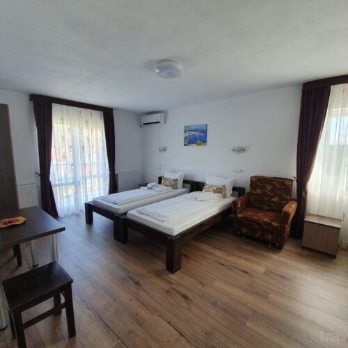 Apartament standard cu 2 camere pentru 4 pers. (se poate solicita pat suplimentar)