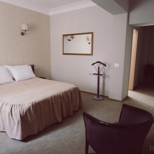 Pokoj s manželskou postelí (s možností přistýlky)