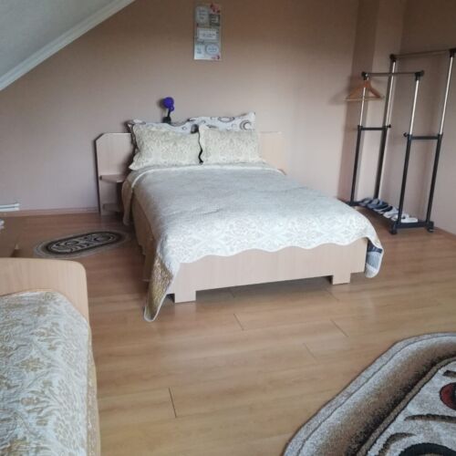 Dreibettzimmer Obergeschoss mit Aussicht auf die Berge (Zusatzbett möglich)