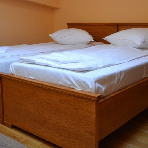 Camera dubla superior queen