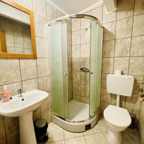 Camera tripla trip familial(ă) (se poate solicita pat suplimentar)