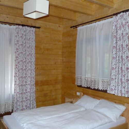 Camera twin (se poate solicita pat suplimentar)