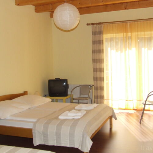 Camera dubla cu balcon (se poate solicita pat suplimentar)