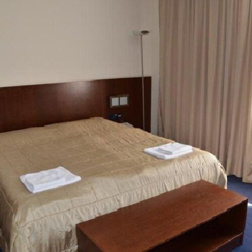 Camera twin cu aer condiționat