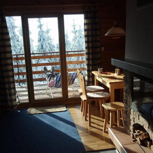 Chata (jako celek) se sprchou s vlastní kuchyňkou pro 4 os. (s možností přistýlky)