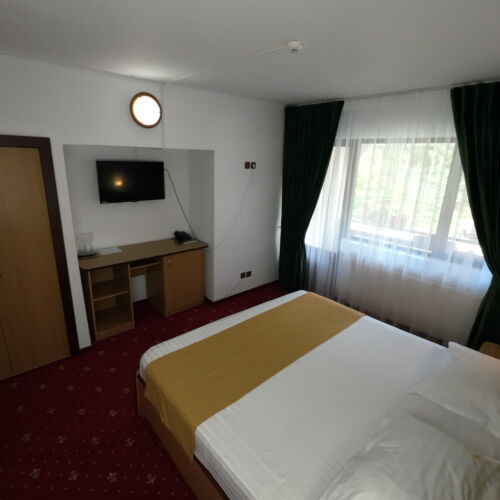 Pokoj s manželskou postelí (s možností přistýlky)