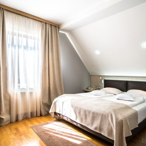 Camera dubla superior