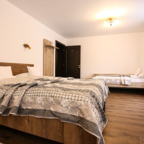 Camera tripla superior