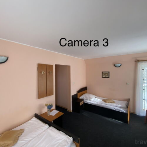Camera tripla