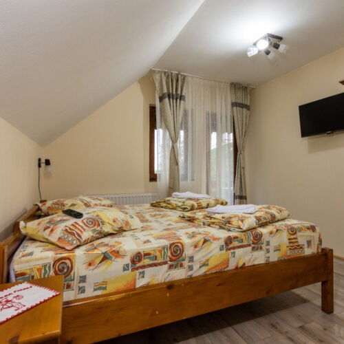 Apartament family cu balcon cu 2 camere pentru 5 pers.