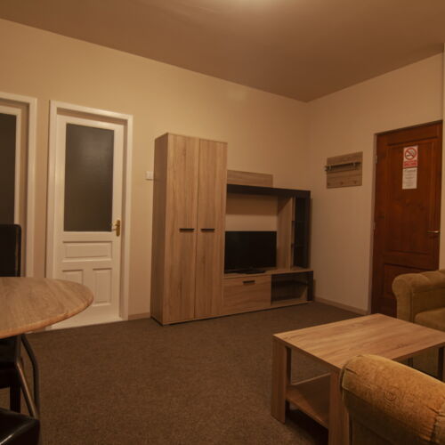 Apartament family la etaj cu 2 camere pentru 4 pers.