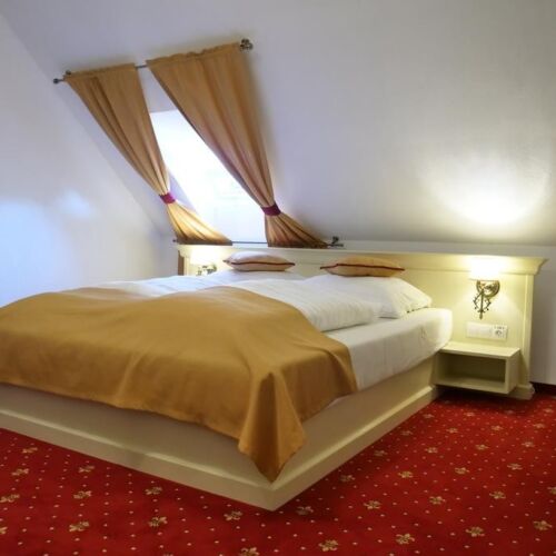 Camera dubla mansardă vip