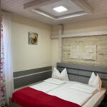 Standard Pokoj s manželskou postelí na poschodí (s možností přistýlky)