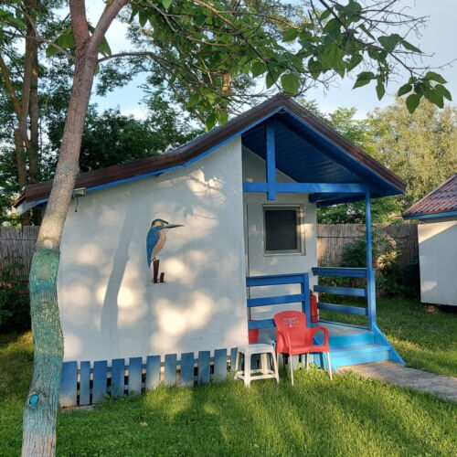 Bungalow pentru 2 pers. (se inchirieaza doar integral)