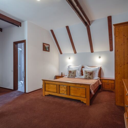 Camera dubla la mansardă