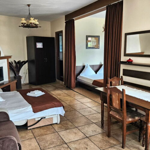 Suita la parter cu balcon cu 2 camere pentru 4 pers.