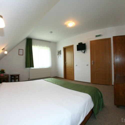 Pokoj s balkónem  s manželskou postelí (s možností přistýlky)