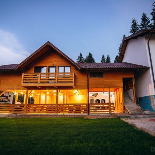 Pokoj s manželskou postelí