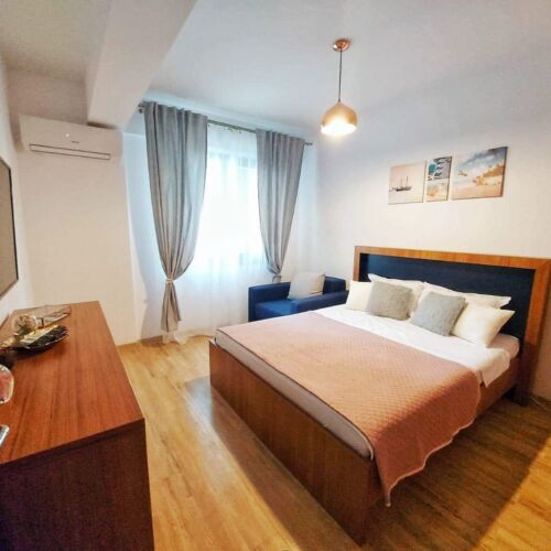 Apartament la parter cu 1 camera pentru 6 pers.
