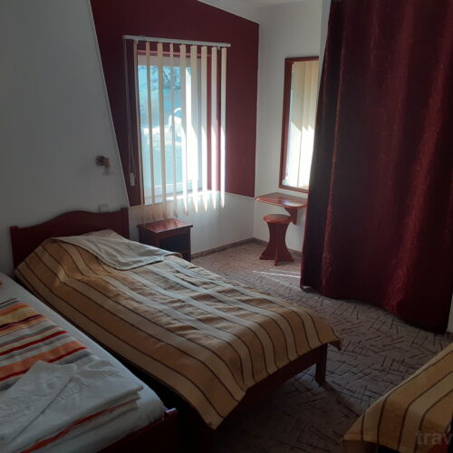 Apartament la parter cu 2 camere pentru 5 pers.