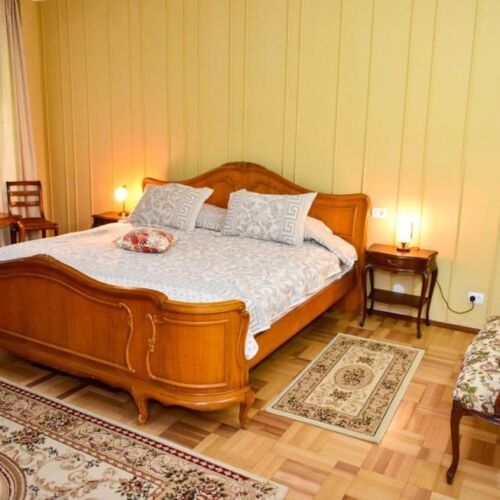 Camera dubla cu balcon (se poate solicita pat suplimentar)