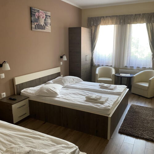 Apartament la parter cu terasă cu 2 camere pentru 6 pers.