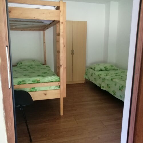 Camera tripla cu terasă