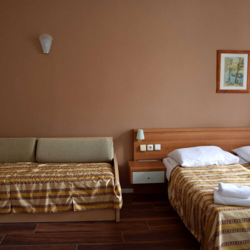 Pokoj se sprchou s vlastní kuchyňkou pro 4 os.