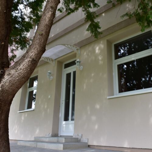 Superior Whole House Holiday Home for 6 Persons
