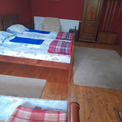 Yard View Triple Room