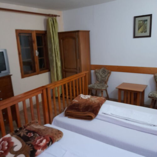 Yard View Twin Room ensuite