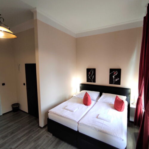 Twin Room with Shower (extra bed available)