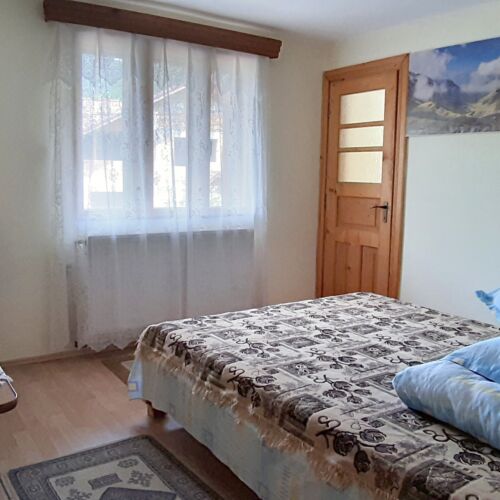 Camera dubla la etaj cu balcon