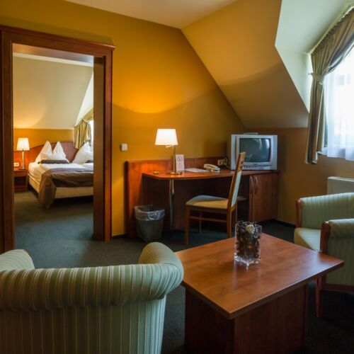 Apartament superior la etaj cu 2 camere pentru 4 pers. (se poate solicita pat suplimentar)