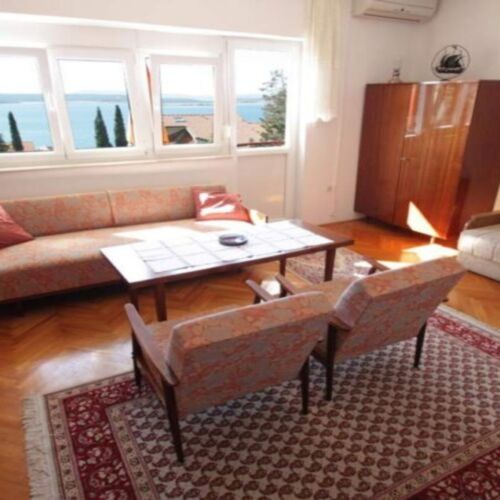 Pogled na more Na katu apartman za 4 osoba(e) sa 2 spavaće(om) sobe(om)