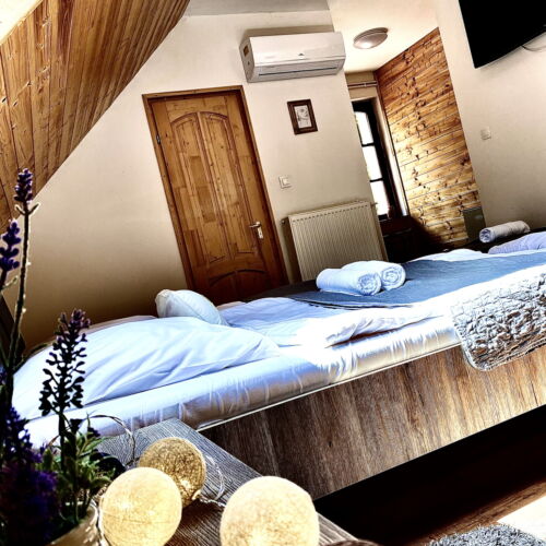 Camera tripla superior