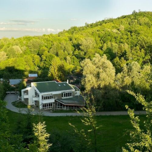 Casă de vacanță lux pentru 20 pers. (se inchirieaza doar integral)