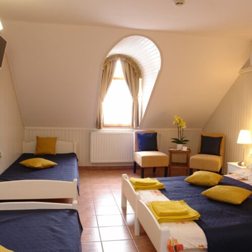 Pokój 4-osobowy na piętrze z widokiem na zamek