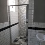 Fürdőszobás háromágyas szoba