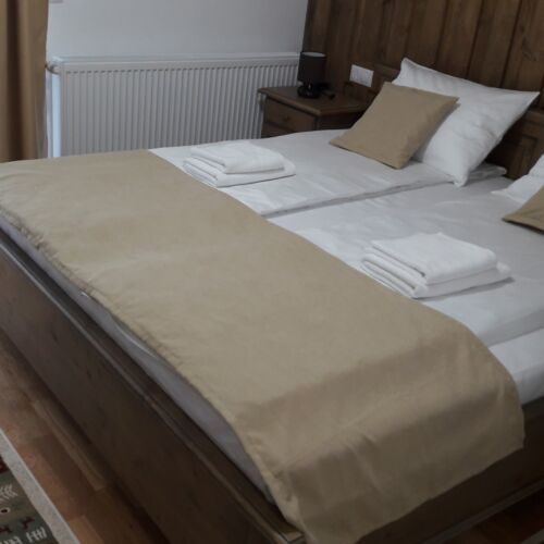 Camera dubla superior cu balcon