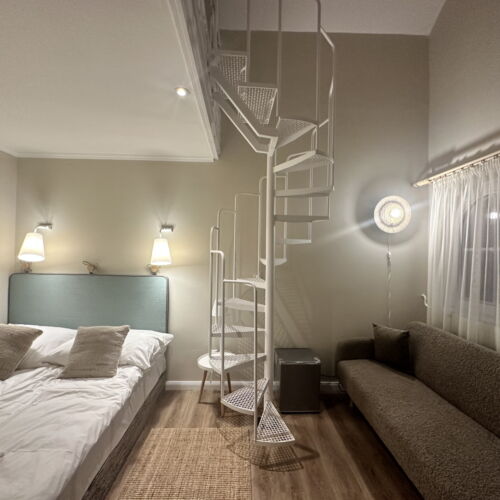 Pokój 4-osobowy z antresolą z klimatyzacją