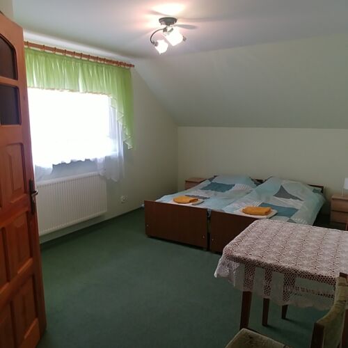 Pokój 2-osobowy na poddaszu ze wspólnym aneksem kuchennym