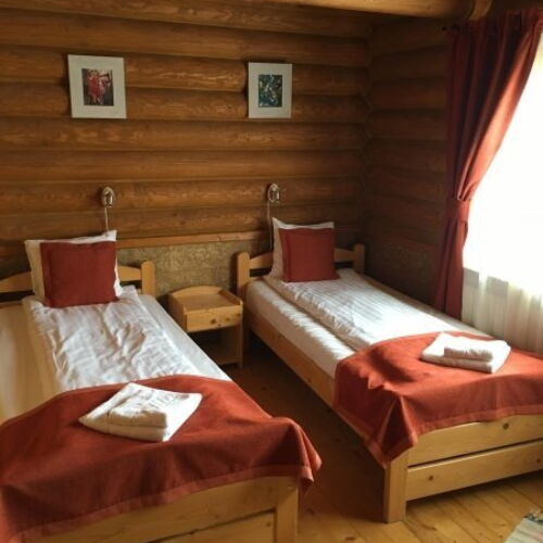 Camera twin la parter (se poate solicita pat suplimentar)