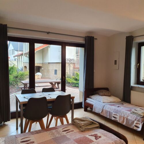 Pokój 4-osobowy z łazienką z aneksem kuchennym