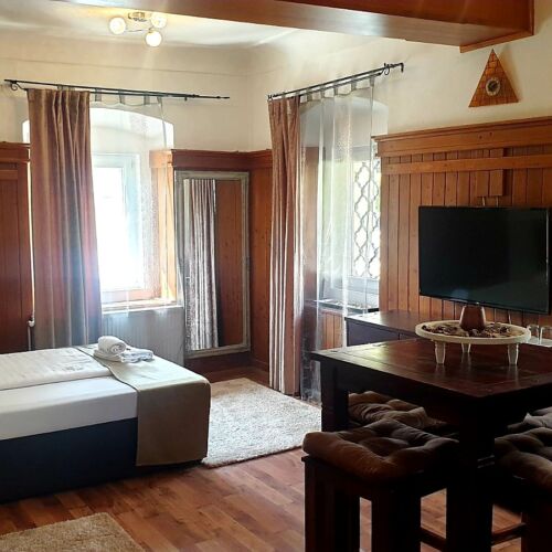 Camera cvadrupla la parter