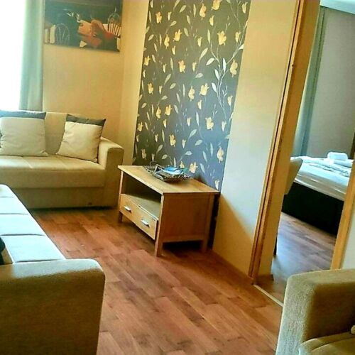 Apartament confort la parter cu 2 camere pentru 6 pers.